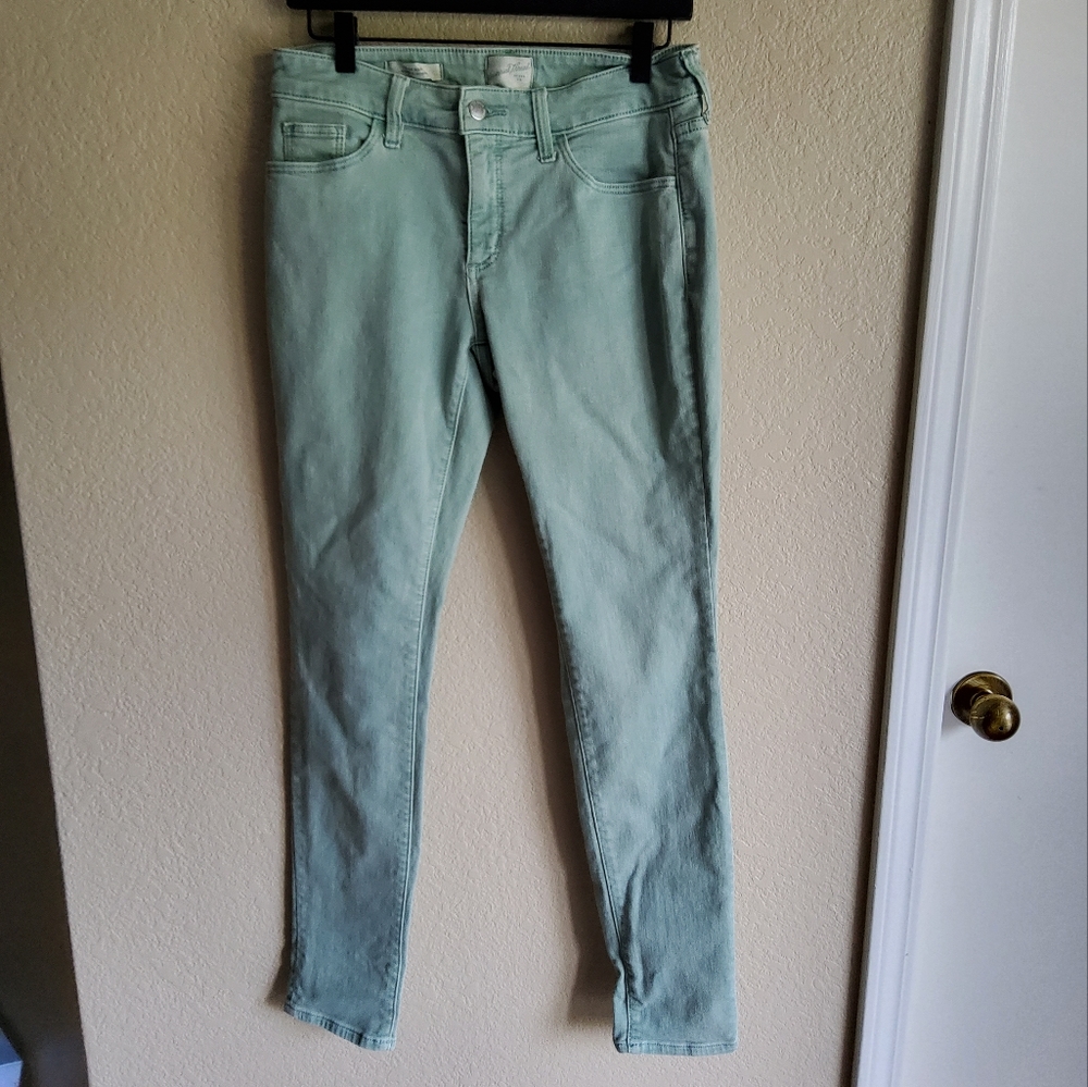 Light green mid-rise skinny pants (6/28L)
